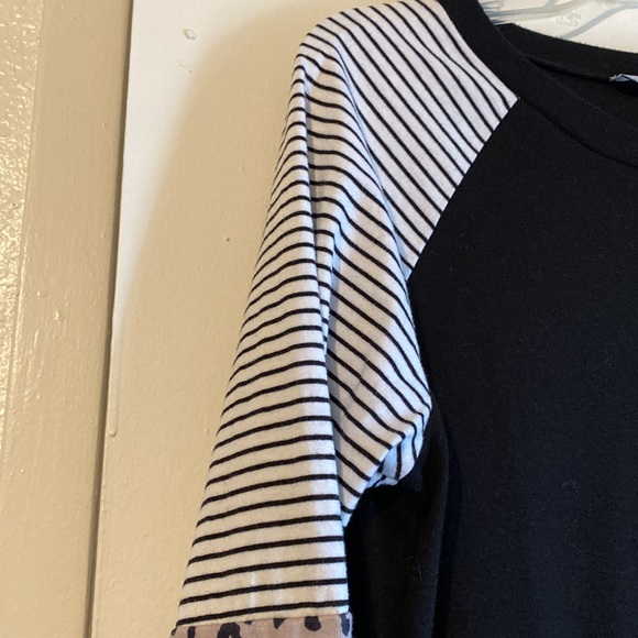 🌟 Long sleeve mixed print top 🌟 - Picture 4 of 6